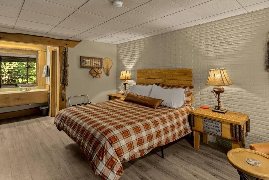 Stonegate Lodge King Bed Wifi 50 Roku Tv Salt Water Pool Room #104 Eureka Springs Exterior foto